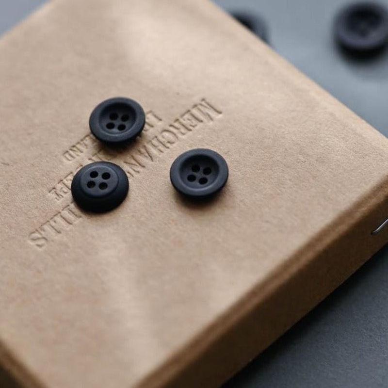 Merchant & Mills – Corozo Button – Navy 14mm