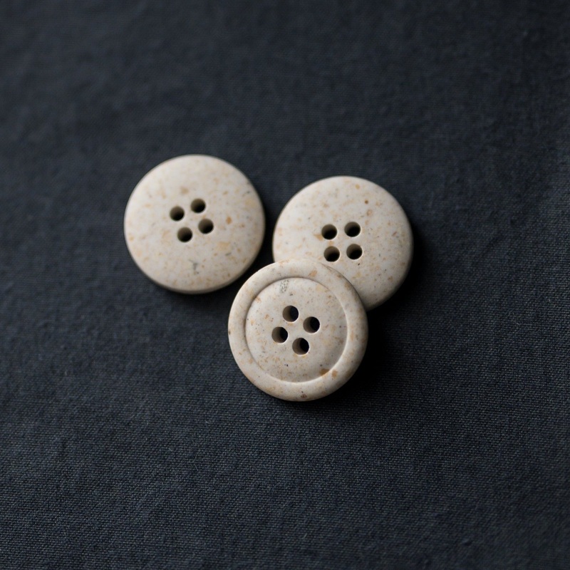 Merchant & Mills – Recycled Resin Button – Bianco 20mm