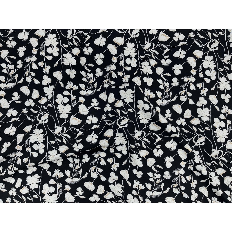 Charming Flower – Printed Crepe Fabric Black
