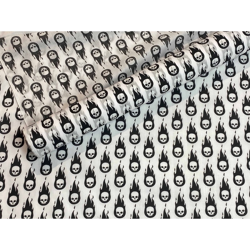 Flaming Skulls – Halloween Poly/Cotton Print White/Black