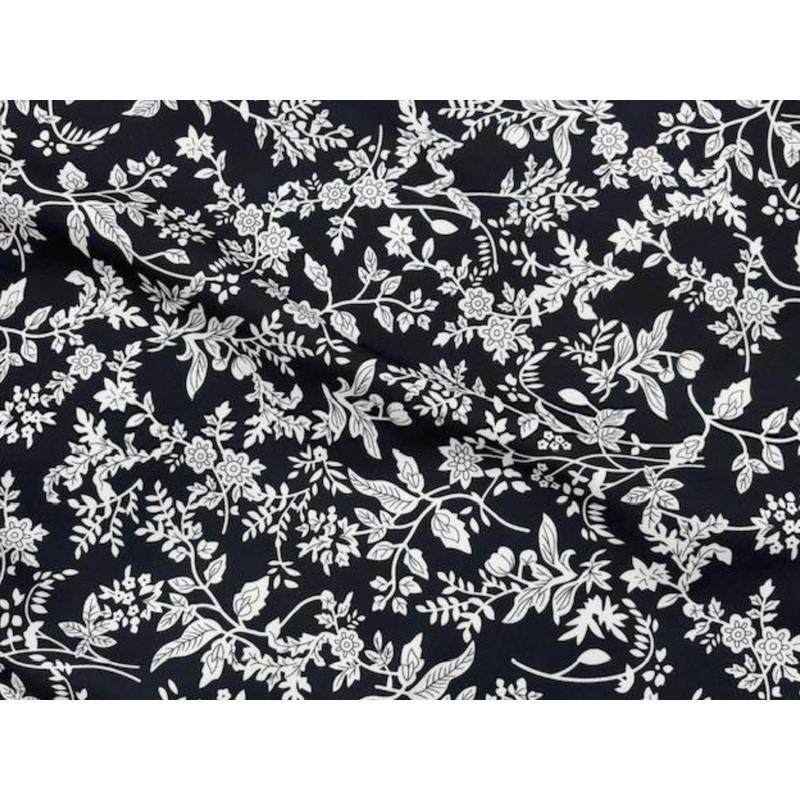 Black And White Floral – Printed Peachskin Fabric Black/White