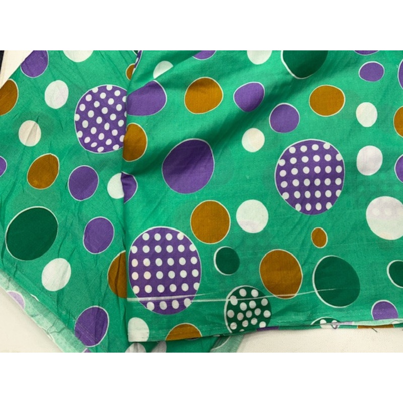 CLEARANCE LENGTH OF FABRIC – Poly/Cotton Print: 5.19 MTRS GREEN POLKA