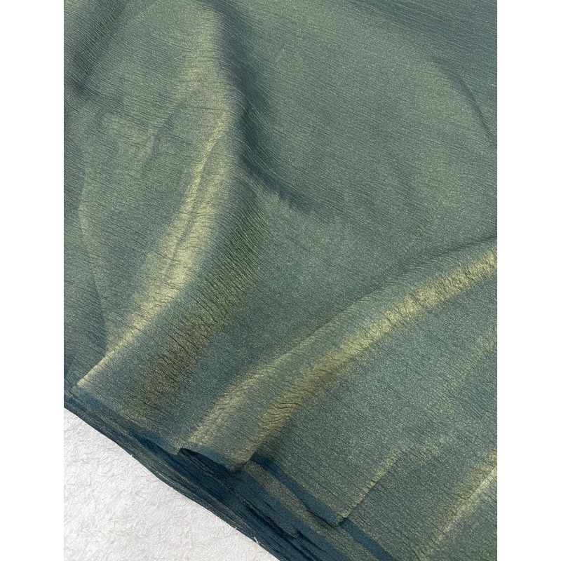 Crushed tissue fabric